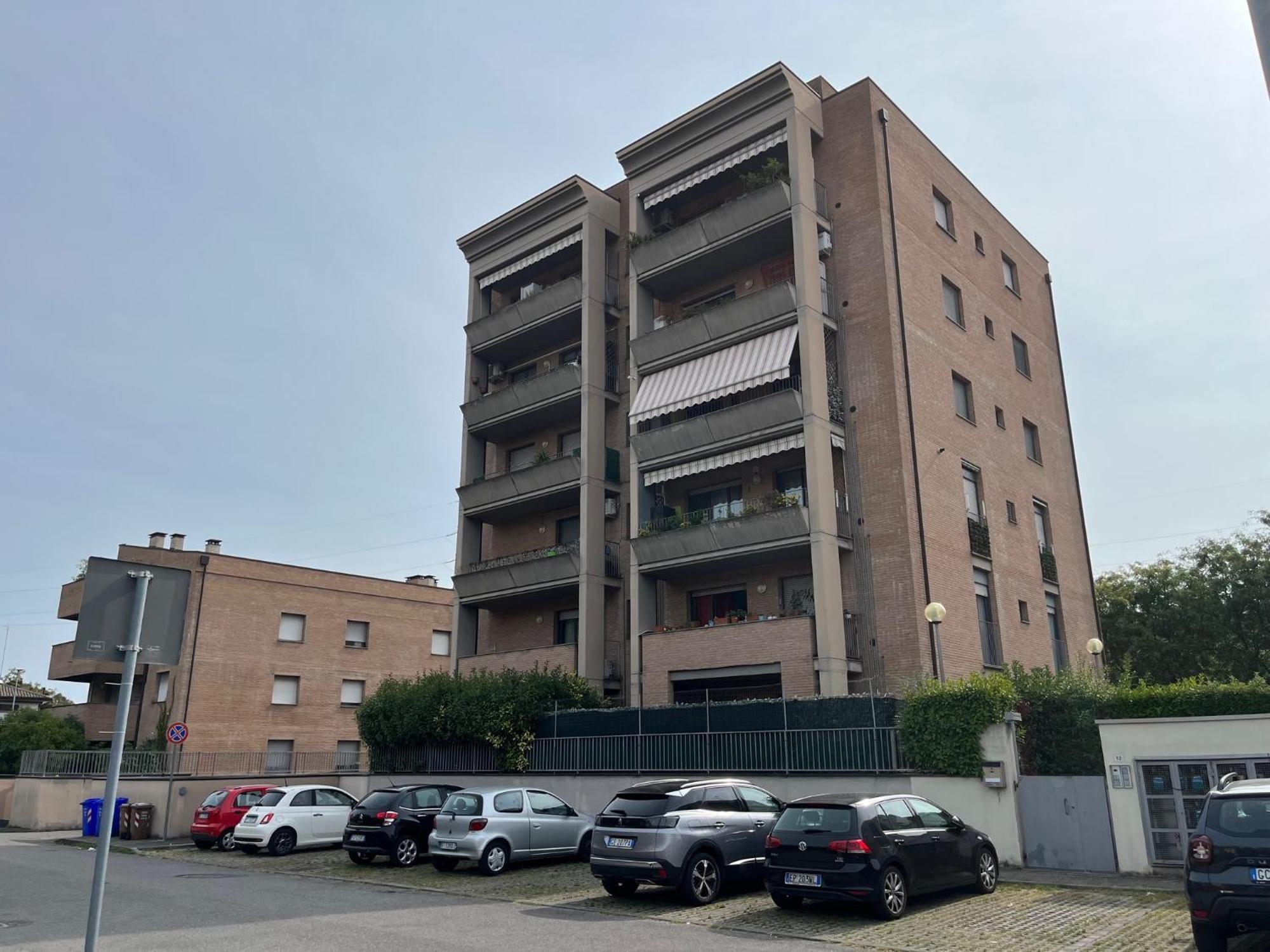Lovely Apartment Parma Exterior foto